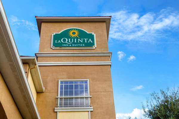 Exterior view - La Quinta Inn & Suites Angleton