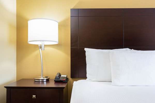  - La Quinta Inn & Suites Angleton