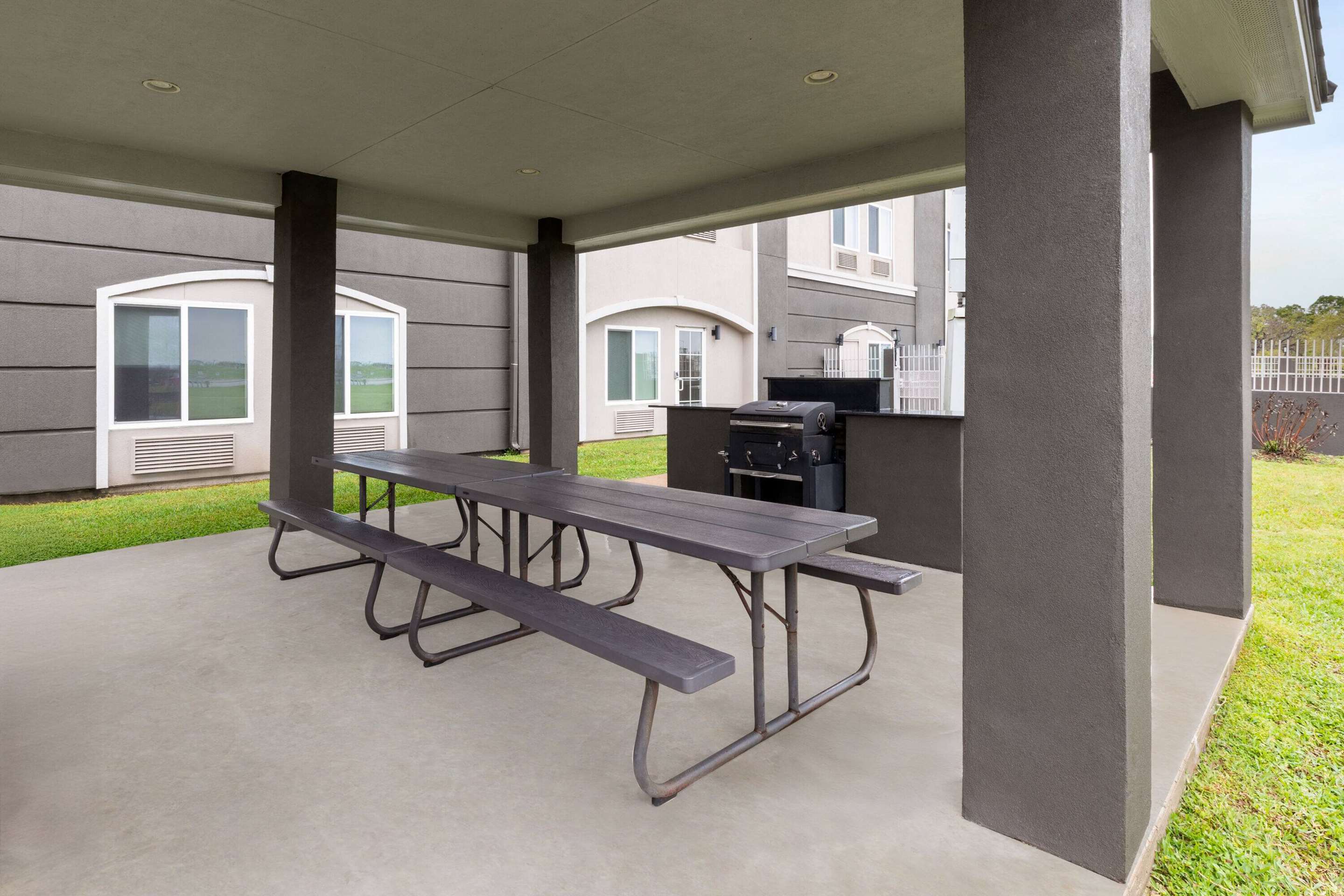 Property amenity | La Quinta Inn & Suites by Wyndham Angleton