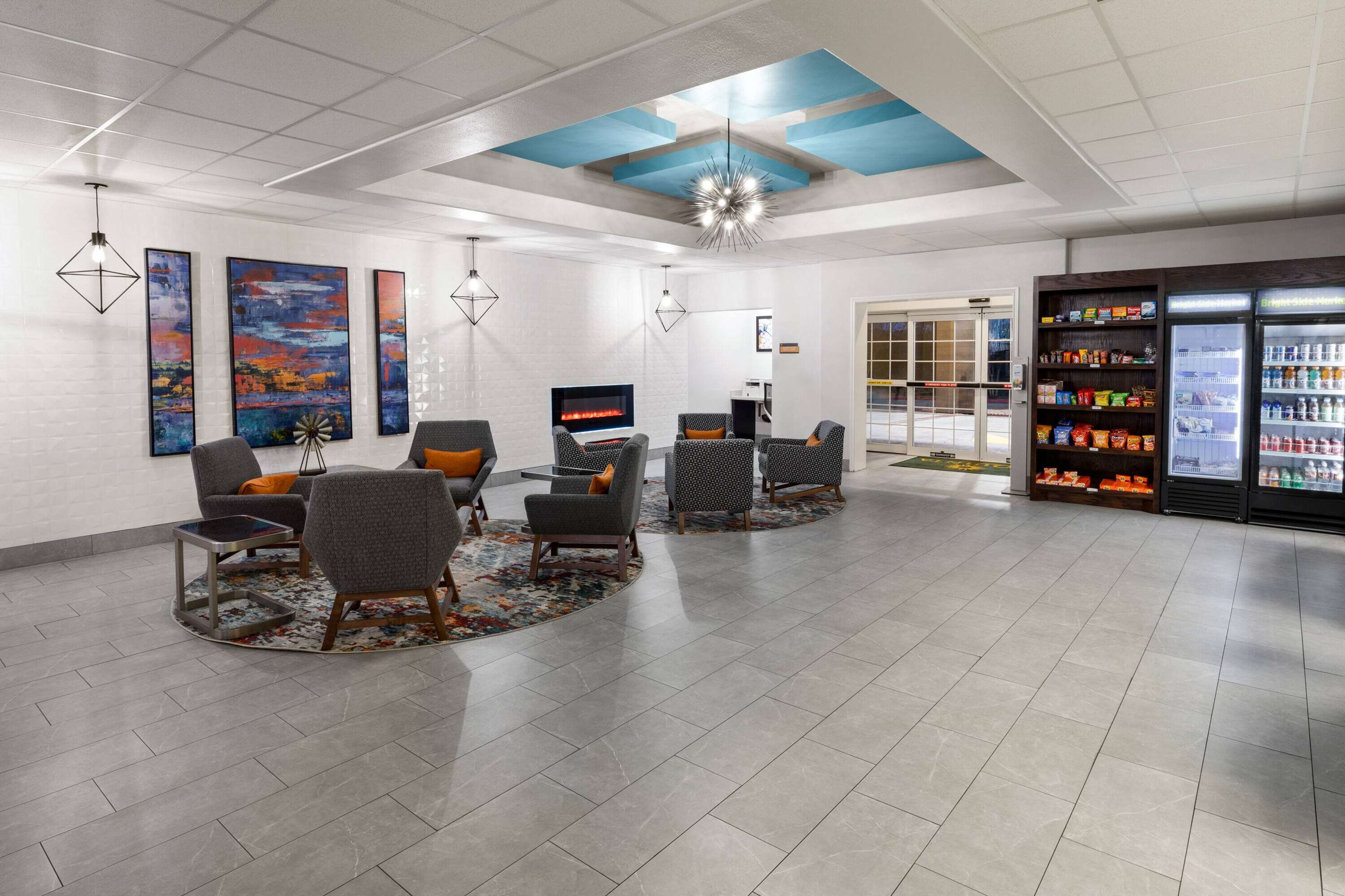 Lobby | La Quinta Inn & Suites by Wyndham Angleton