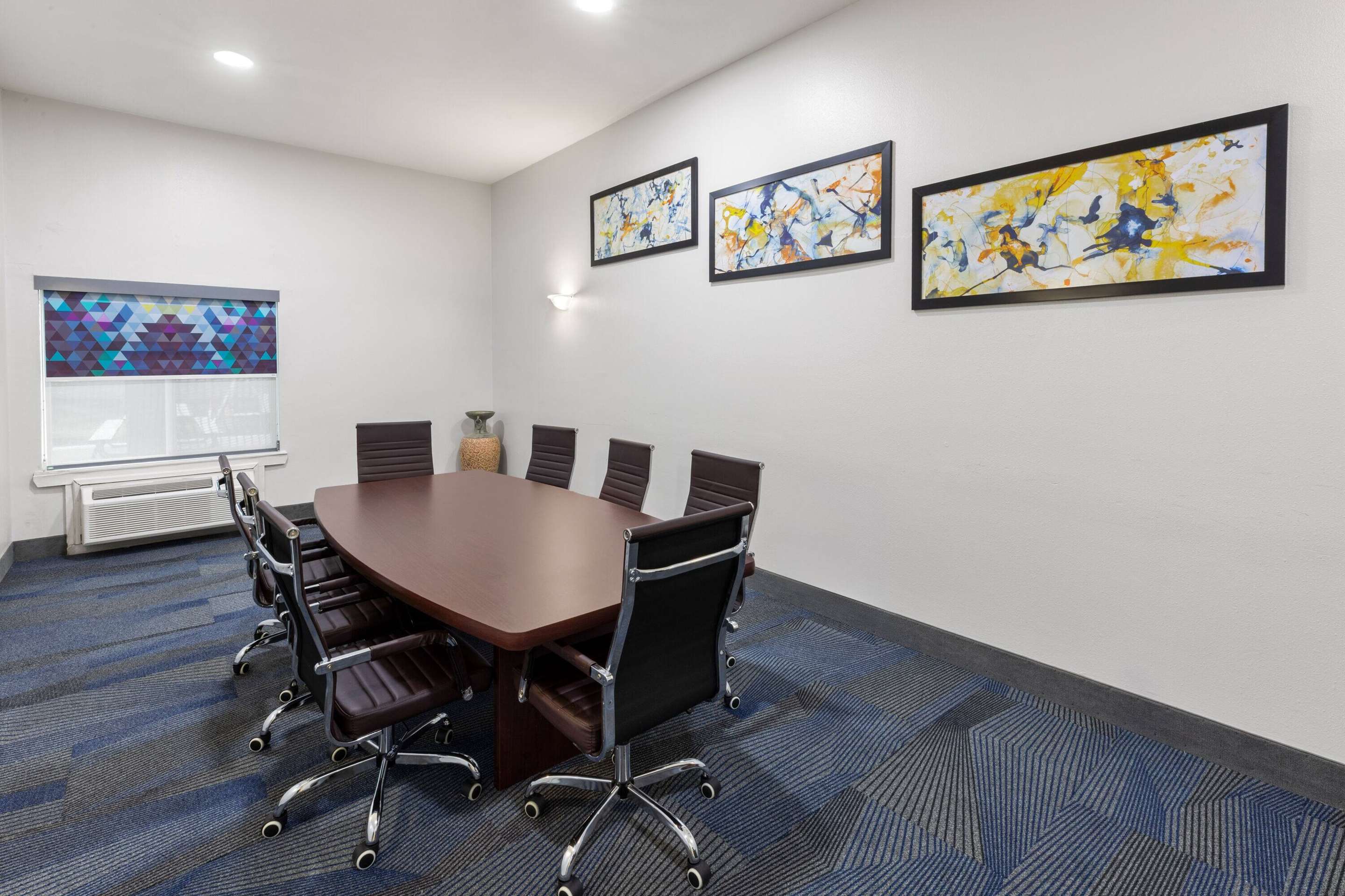 Meeting Room | La Quinta Inn & Suites by Wyndham Angleton