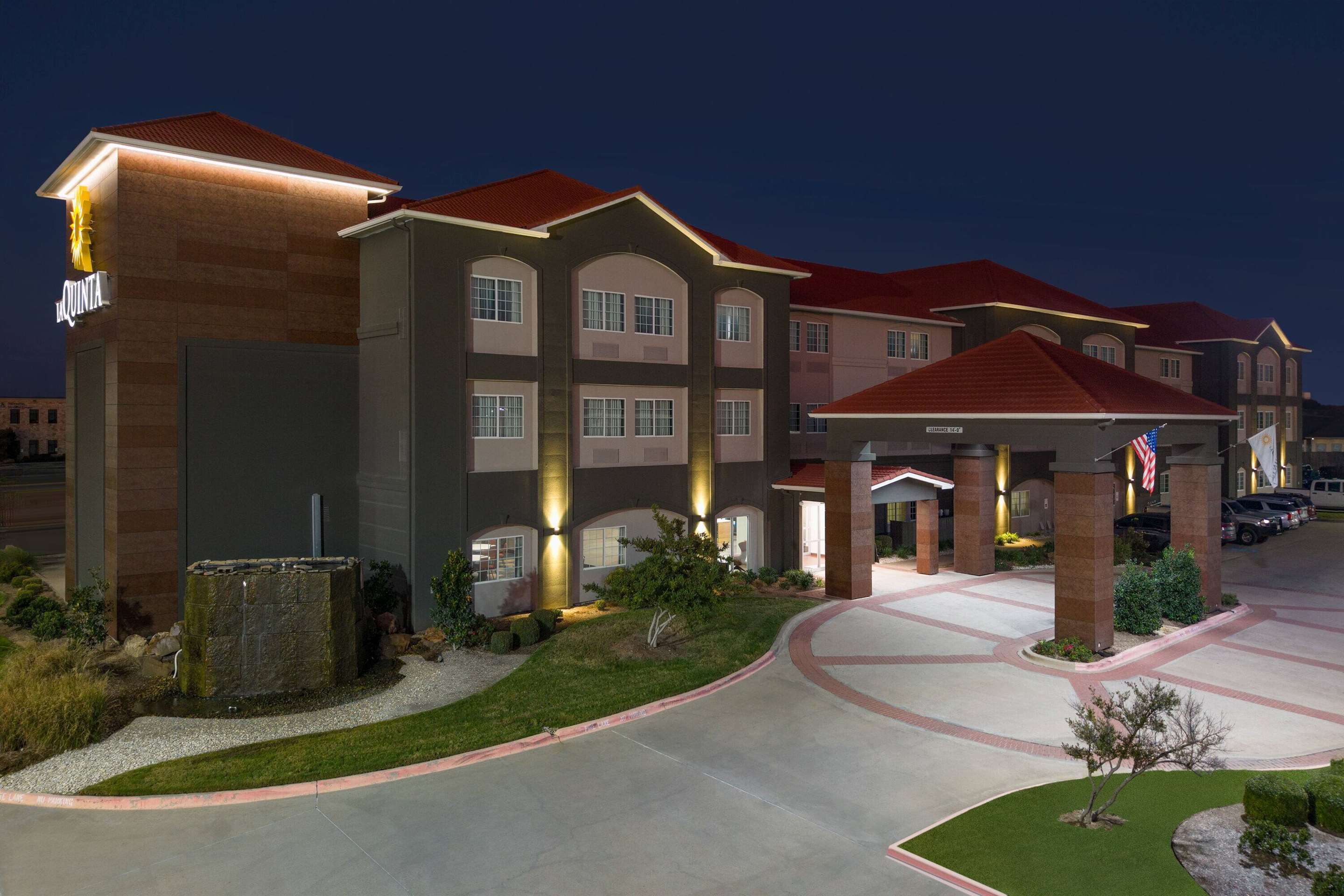 Exterior | La Quinta Inn & Suites by Wyndham Woodway - Waco South