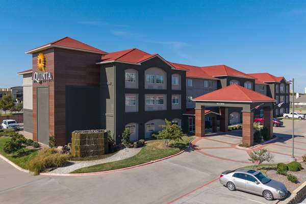 On-Site,Outdoor/Exterior,Day,Exterior View of Building