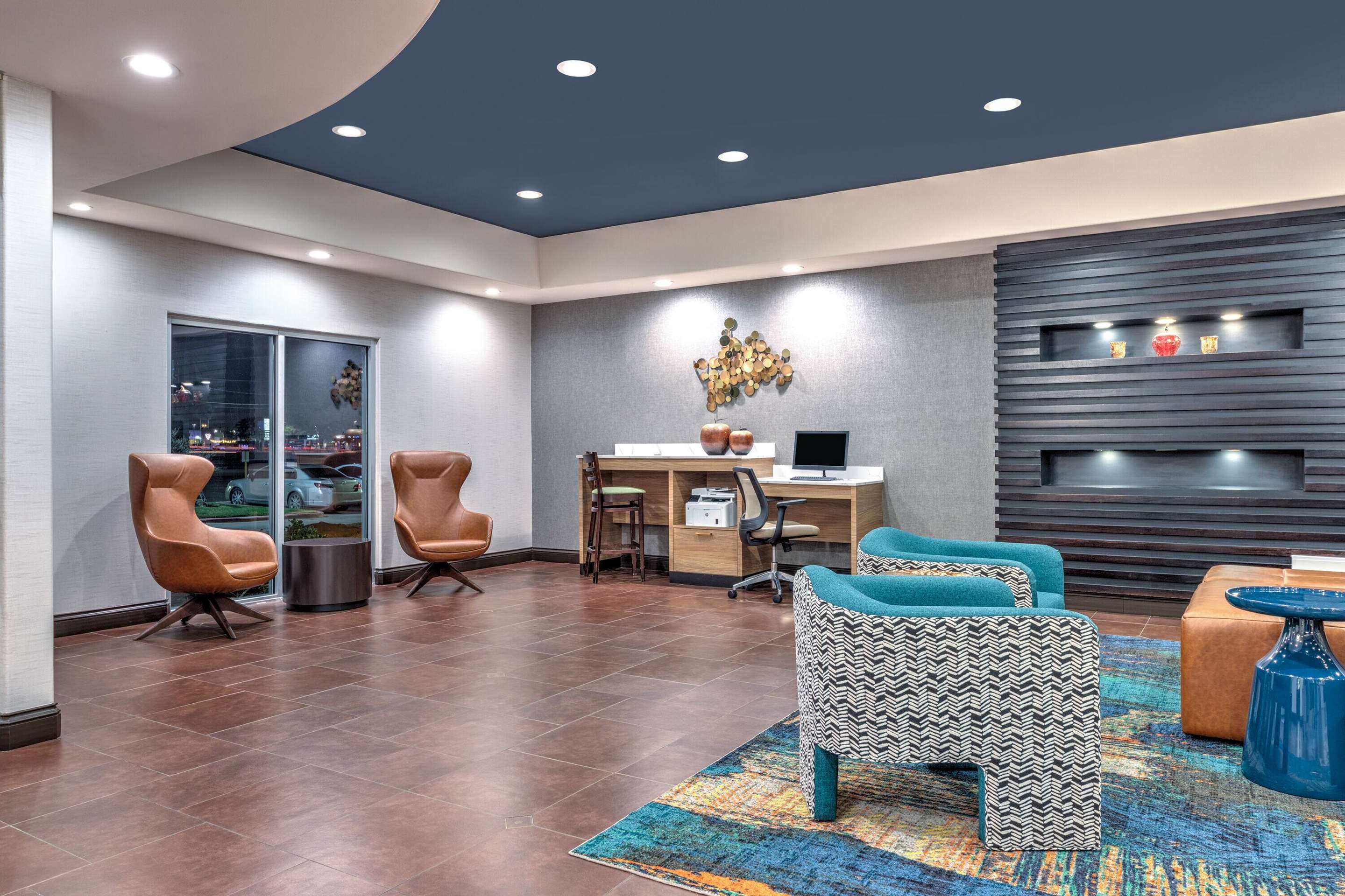 Lobby | La Quinta Inn & Suites by Wyndham Woodway - Waco South