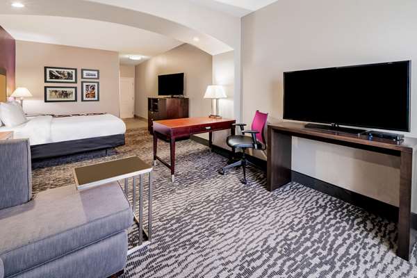 Suite - La Quinta Inn & Suites Bedford