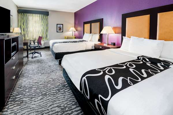  - La Quinta Inn & Suites Bedford