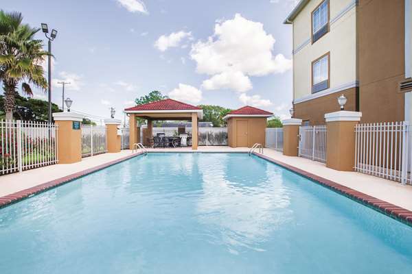 Pool - La Quinta Inn & Suites Bay City