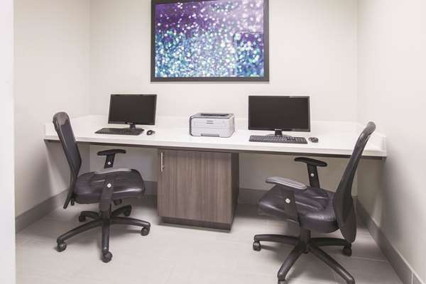 Conference Area - La Quinta Inn & Suites Bay City