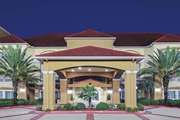 Exterior view - La Quinta Inn & Suites Bay City