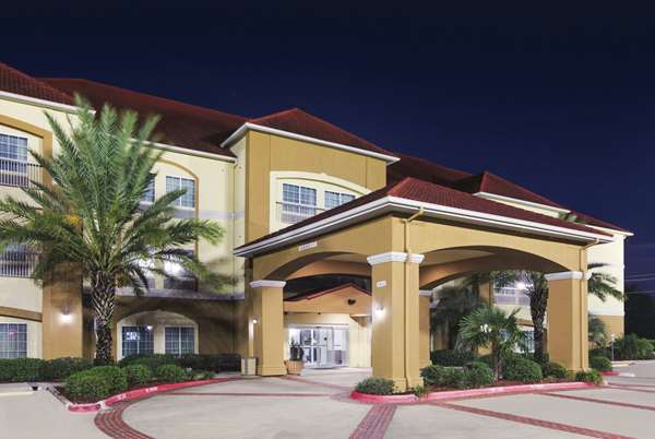 Exterior view - La Quinta Inn & Suites Bay City