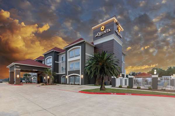 Exterior view - La Quinta Inn & Suites Port Lavaca