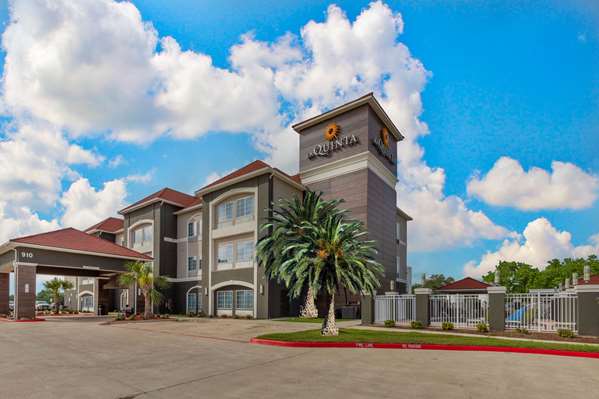 Exterior view - La Quinta Inn & Suites Port Lavaca
