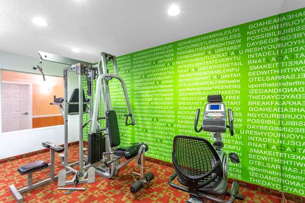 Fitness/ Exercise Room - La Quinta Inn & Suites St Augustine - I-95, Exit 318