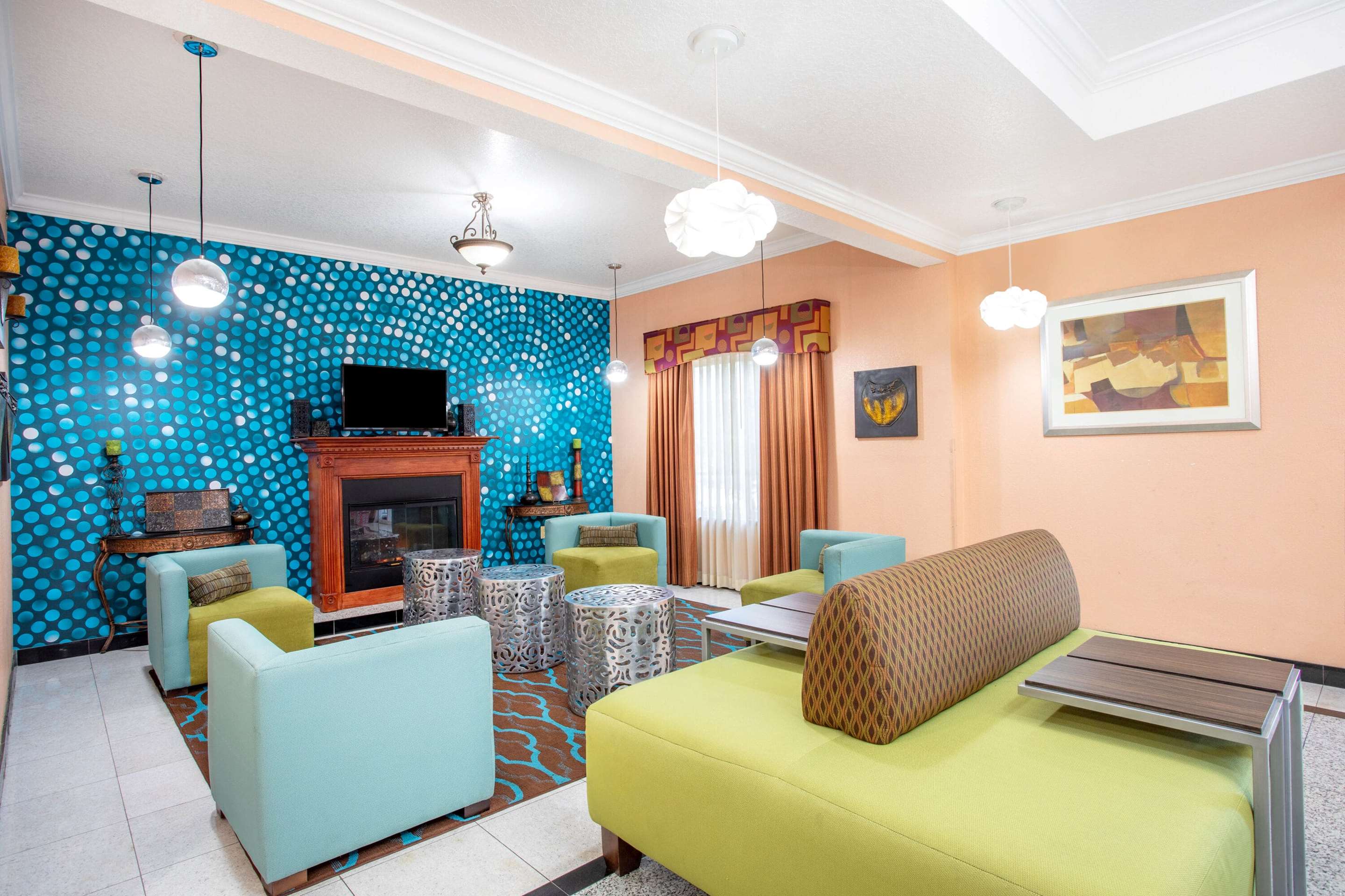 Lobby | La Quinta Inn & Suites by Wyndham St. Augustine