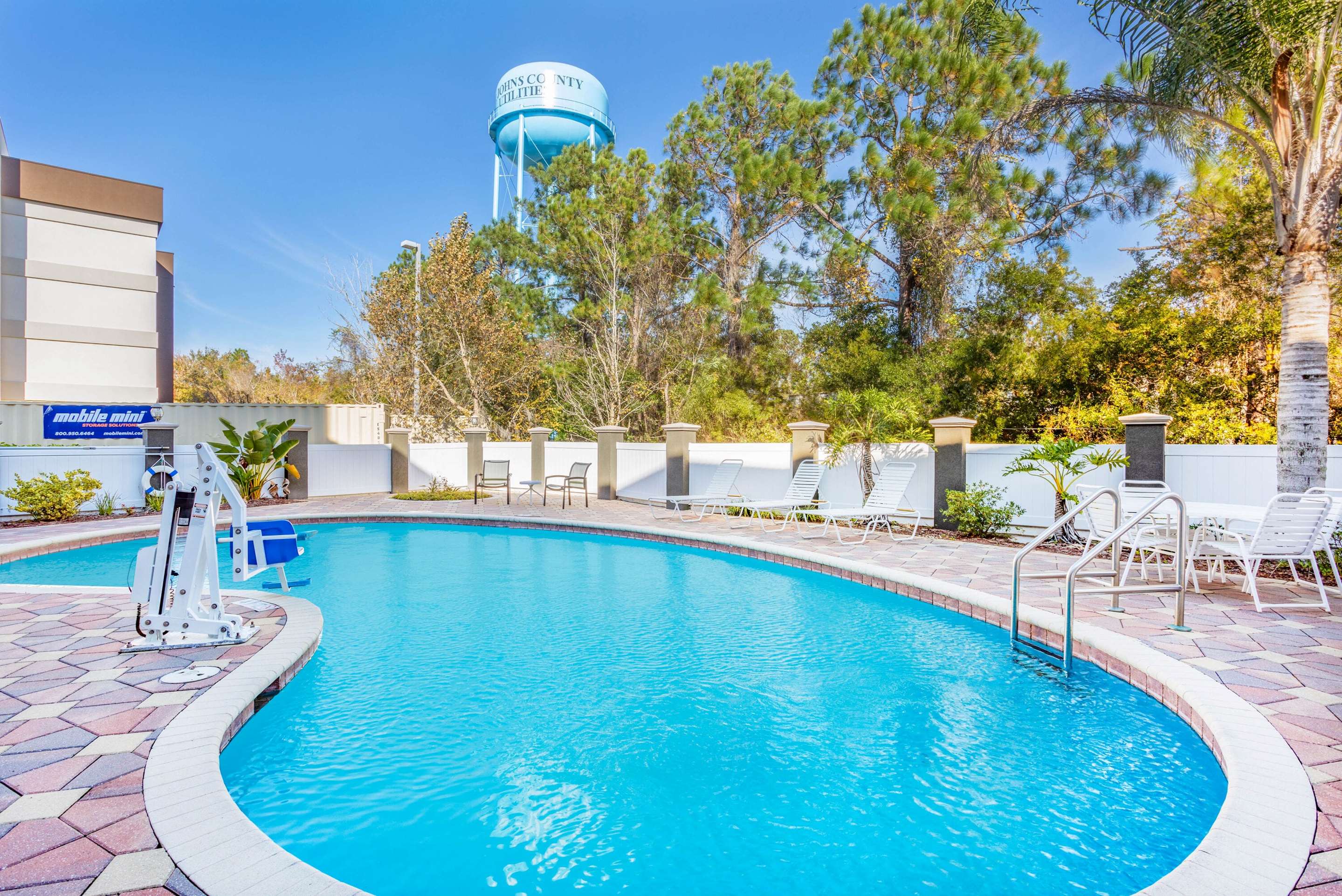 Pool | La Quinta Inn & Suites by Wyndham St. Augustine