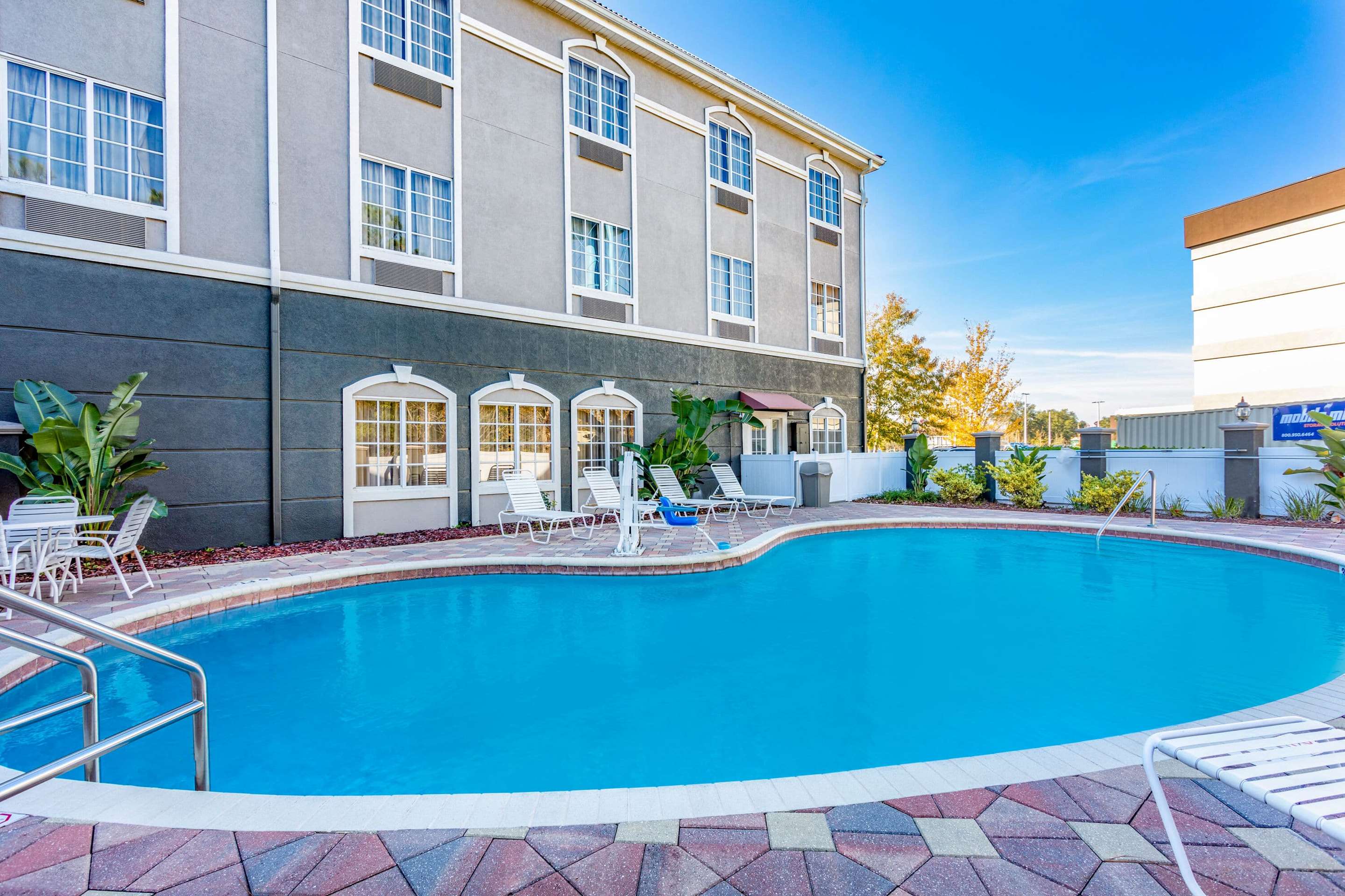 Pool | La Quinta Inn & Suites by Wyndham St. Augustine