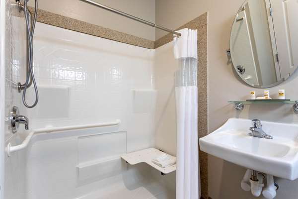  - La Quinta Inn & Suites Madison - I-565, Exit 9