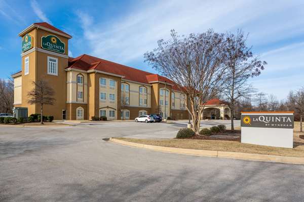 Exterior view - La Quinta Inn & Suites Madison - I-565, Exit 9