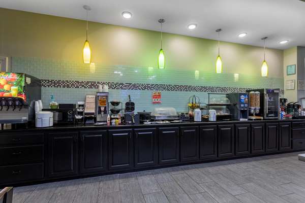  - La Quinta Inn & Suites Madison - I-565, Exit 9