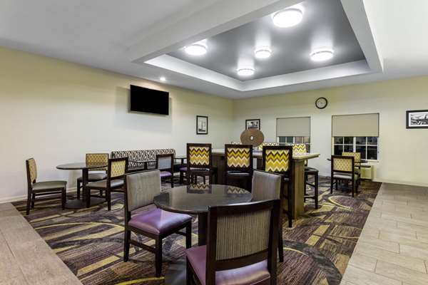  - La Quinta Inn & Suites Madison - I-565, Exit 9