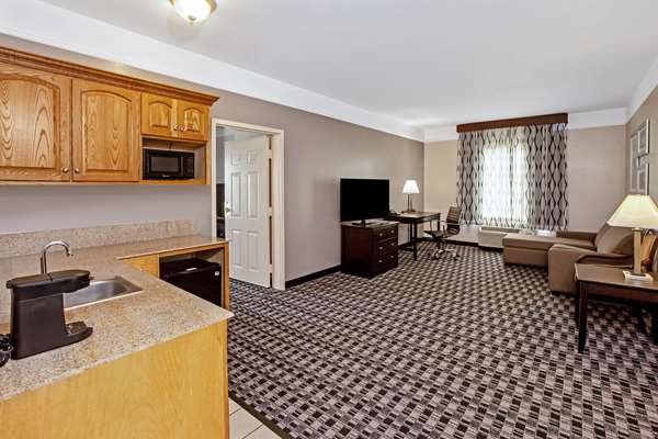 Suite - La Quinta Inn & Suites Deer Park