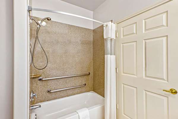  - La Quinta Inn & Suites Deer Park