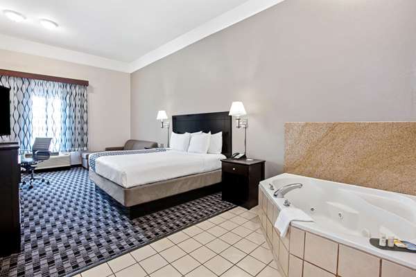  - La Quinta Inn & Suites Deer Park