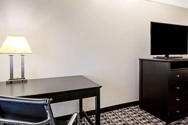  - La Quinta Inn & Suites Deer Park