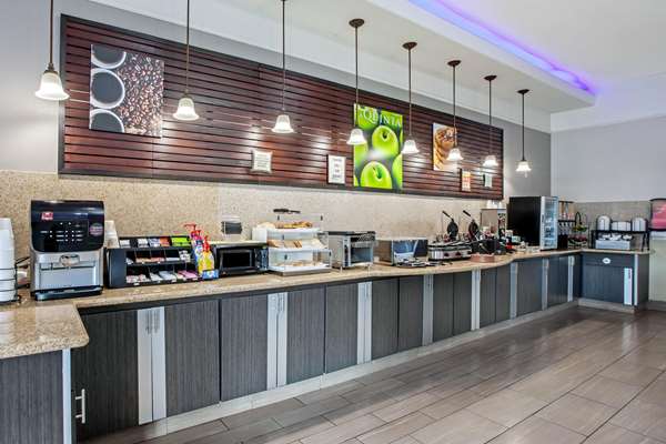  - La Quinta Inn & Suites Deer Park