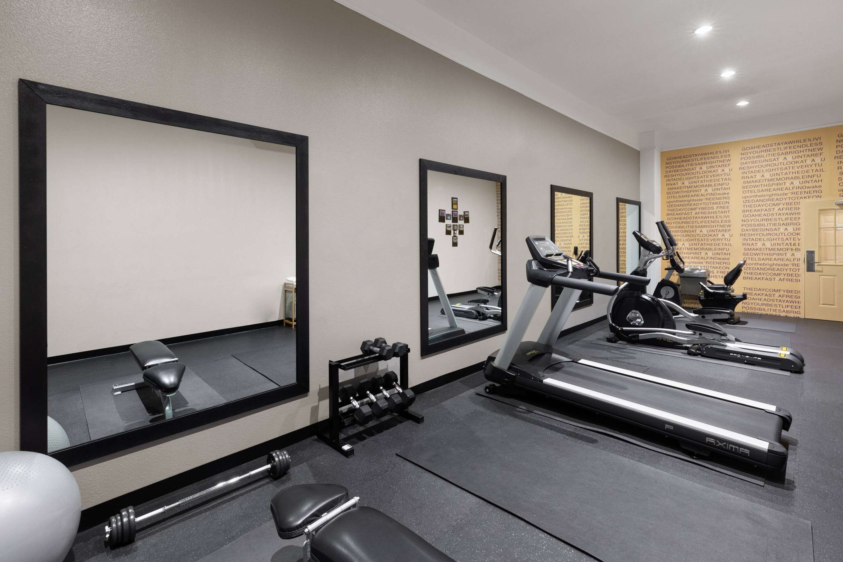 Health club fitness center gym | La Quinta Inn & Suites by Wyndham Deer Park