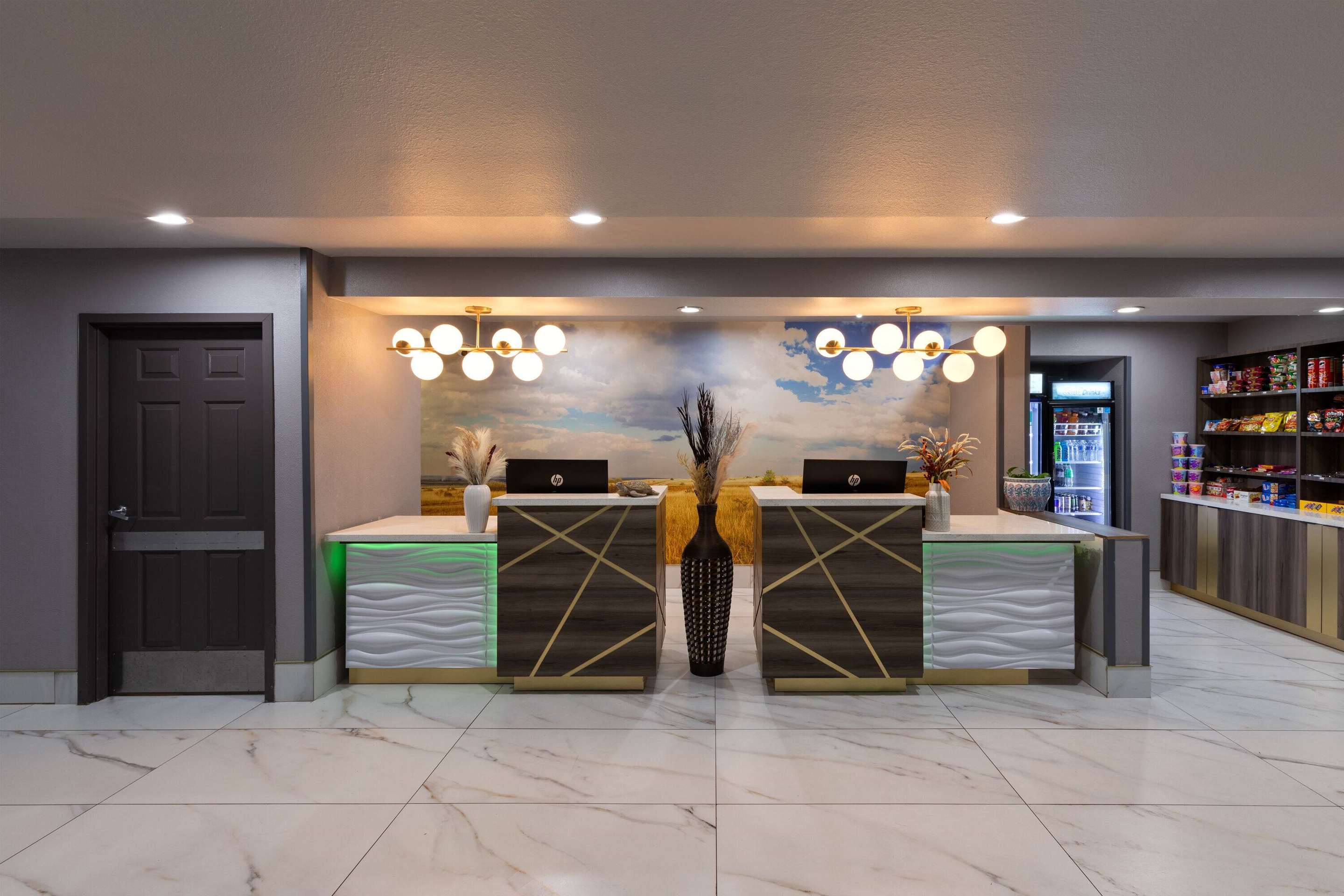 Reception | La Quinta Inn & Suites by Wyndham Olathe