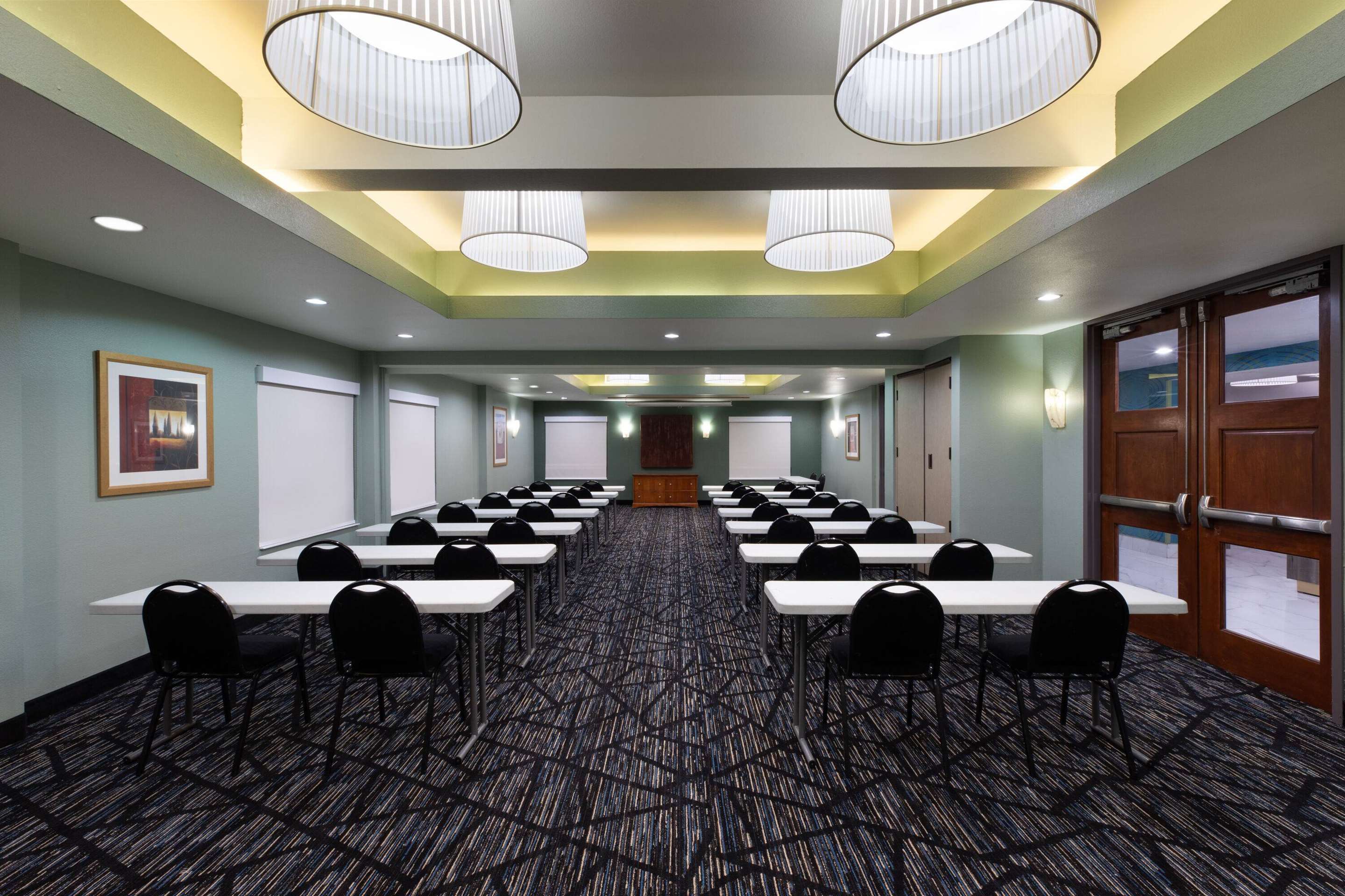 Meeting Room | La Quinta Inn & Suites by Wyndham Olathe