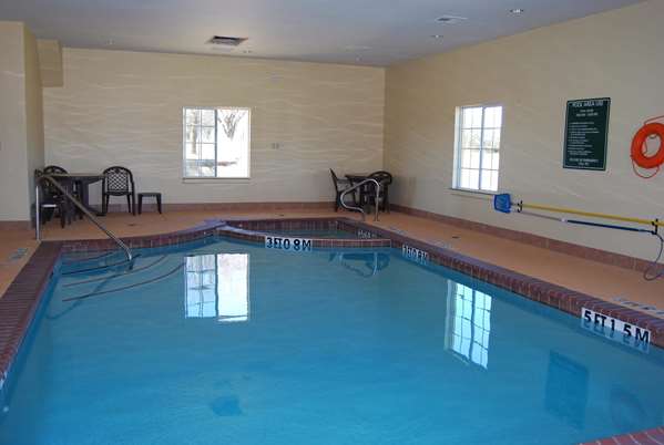 Pool - La Quinta Inn & Suites Fairfield - I-45, Exit 198