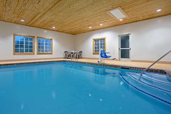 Pool - La Quinta Inn & Suites Fairfield - I-45, Exit 198