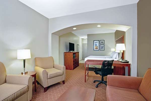 Suite - La Quinta Inn & Suites Fairfield - I-45, Exit 198