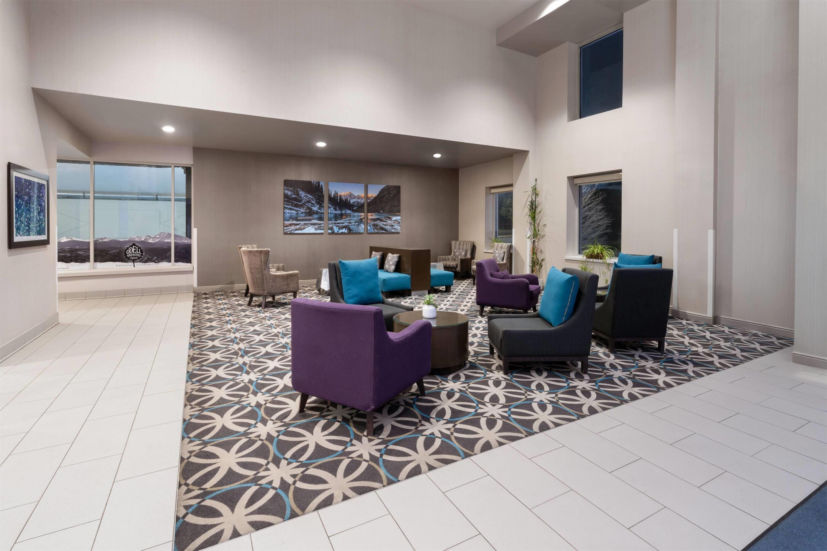 Lobby | La Quinta Inn by Wyndham Fort Collins