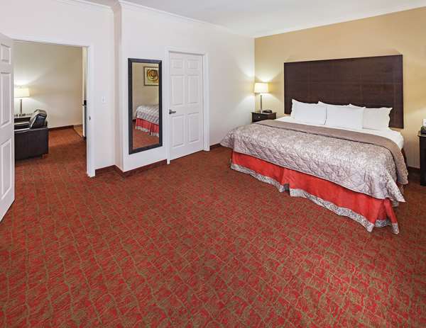 Suite - La Quinta Inn & Suites Columbus - I-10, Exit 696