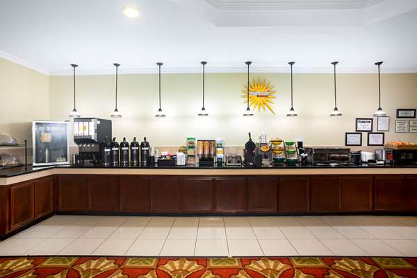  - La Quinta Inn & Suites Columbus - I-10, Exit 696