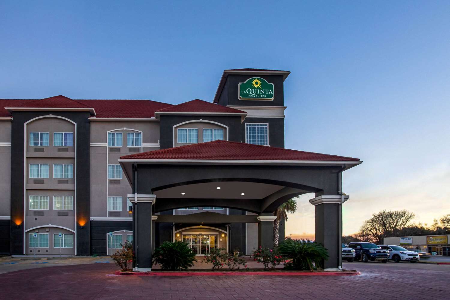 La Quinta Inn & Suites Columbus, TX See Discounts
