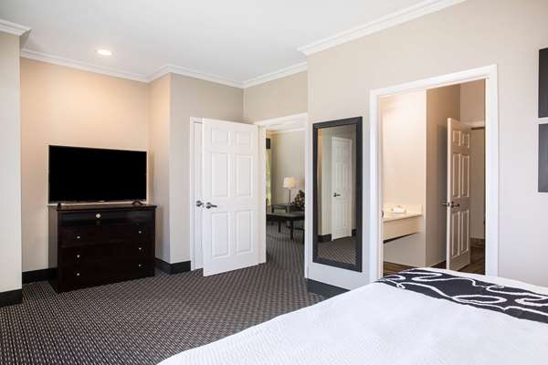 Suite - La Quinta Inn & Suites Columbus - I-10, Exit 696