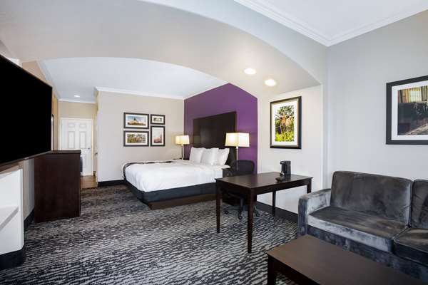 Suite - La Quinta Inn & Suites Columbus - I-10, Exit 696