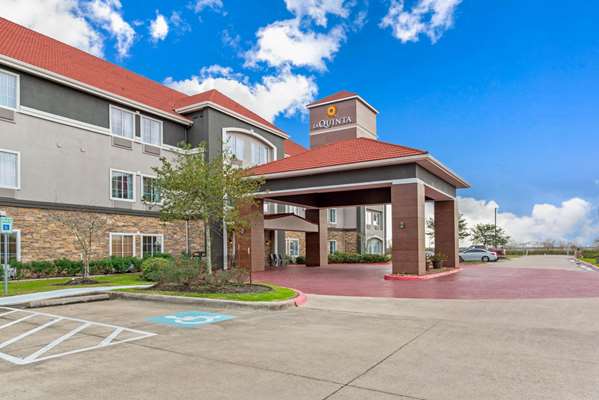 Exterior view - La Quinta Inn & Suites Bridge City
