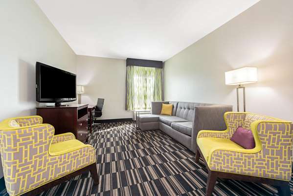 Suite - La Quinta Inn & Suites Bridge City