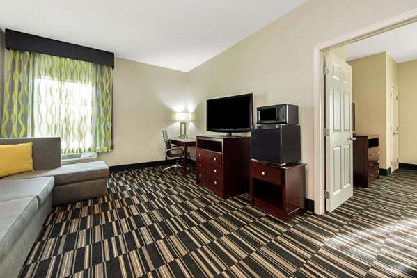 Suite - La Quinta Inn & Suites Bridge City