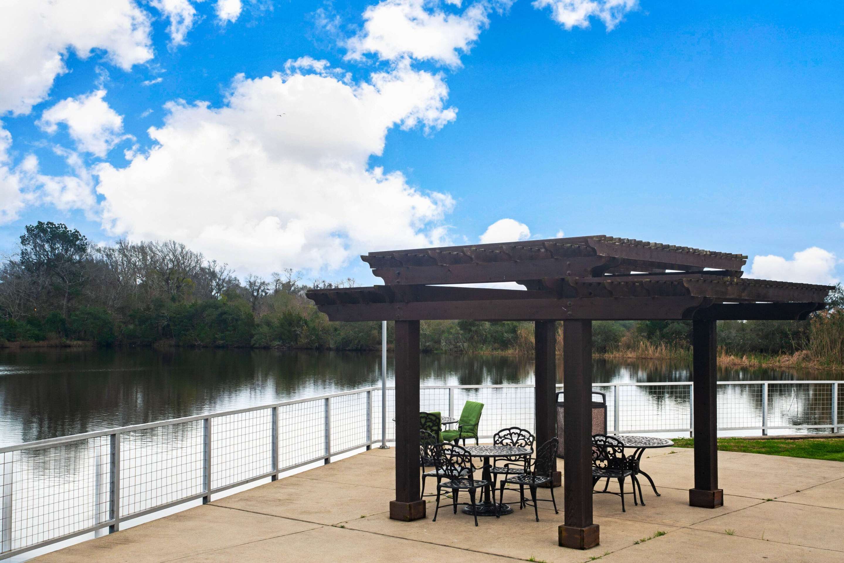 Property amenity | La Quinta Inn & Suites by Wyndham Bridge City