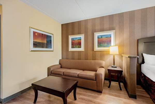Suite - La Quinta Inn & Suites Edgewood - I-95, Exit 77