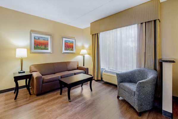 Suite - La Quinta Inn & Suites Edgewood - I-95, Exit 77