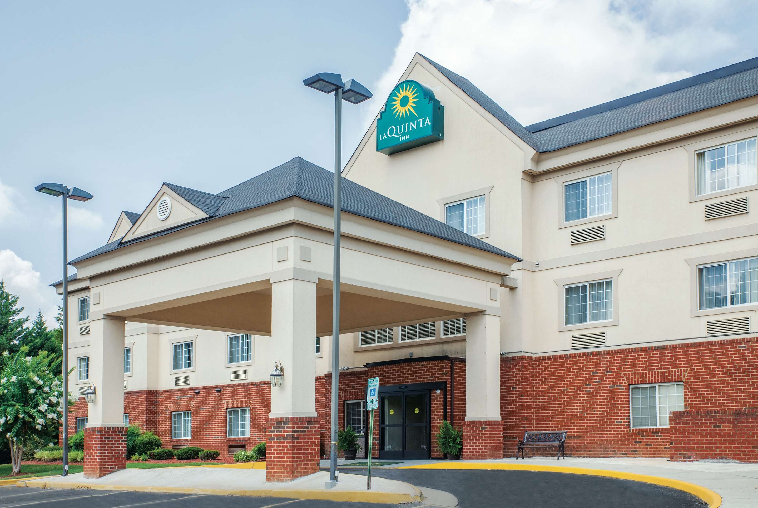 Exterior | La Quinta Inn by Wyndham Richmond South