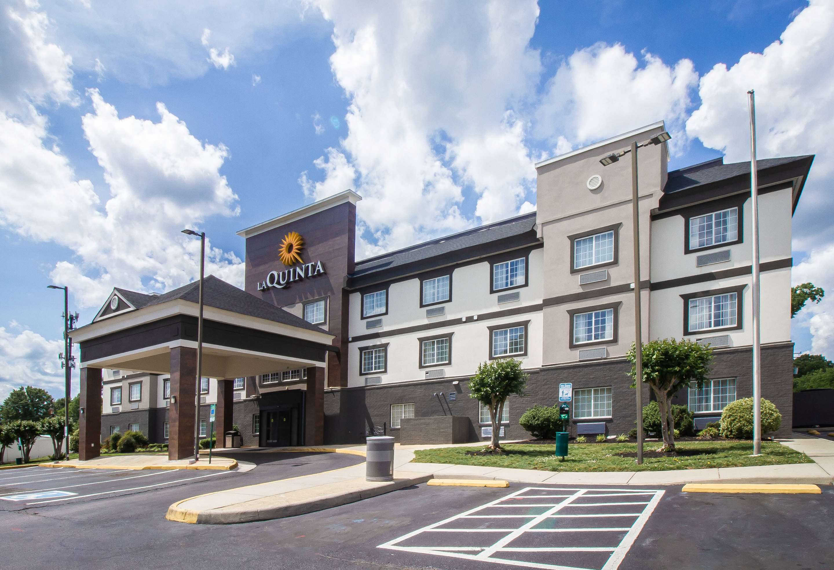 Exterior | La Quinta Inn by Wyndham Richmond South