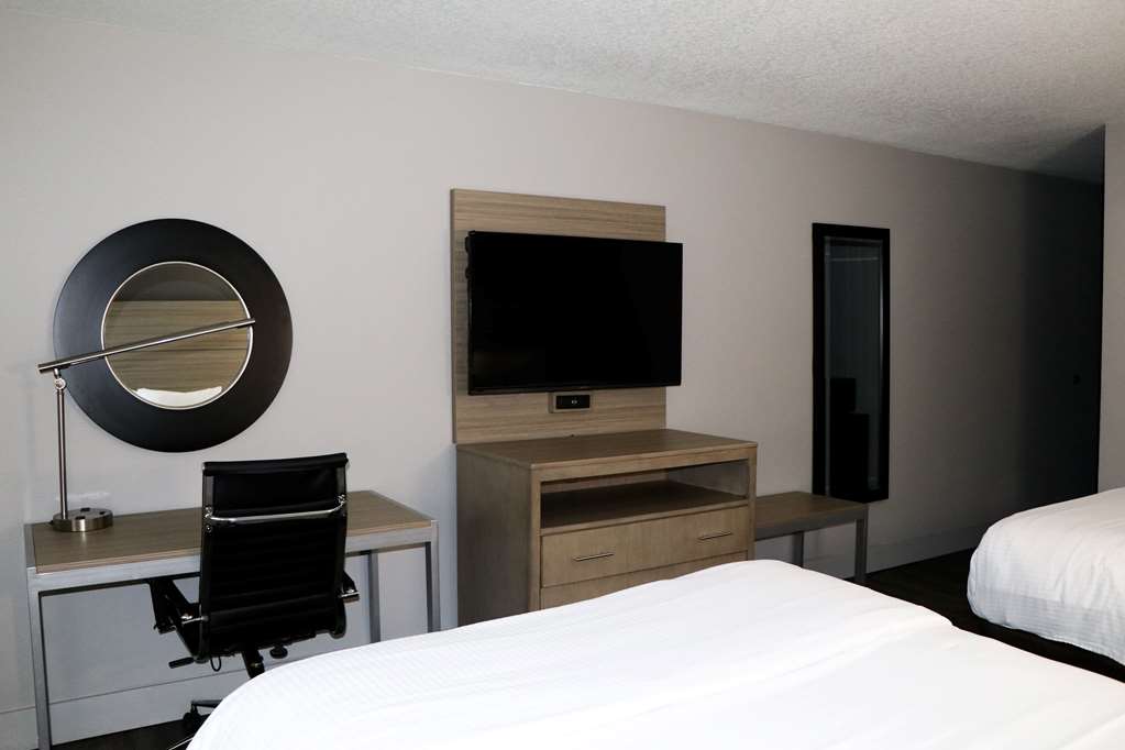 LA QUINTA INN STE JOPLIN-guestroom-Guest Room,On-Site.jpg